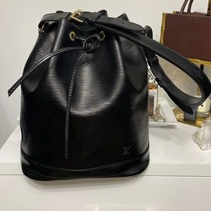 Authentic Vintage Black Leather Epi Noe/ Large